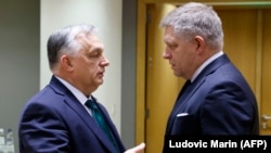 Viktor Orban və Robert Fitso